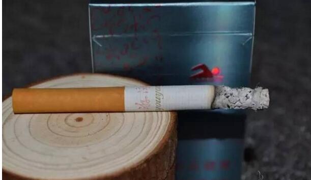 黃鶴樓游泳回歸，爺爺輩最喜愛(ài)的香煙品牌